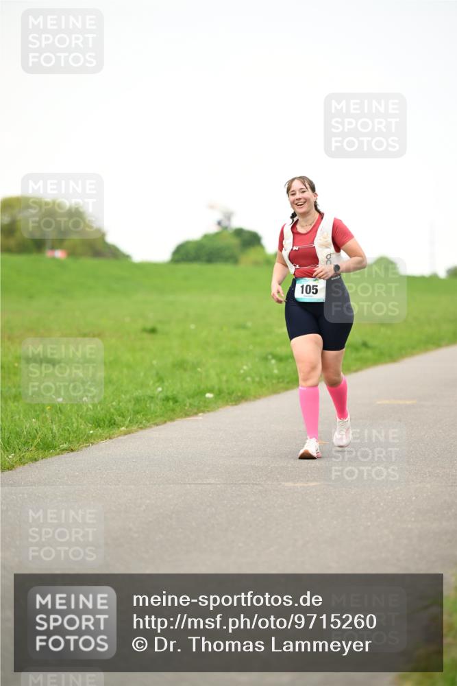 10.05.2026 - 8. Wedeler Halbmarathon Dr. Thomas Lammeyer http://msf.ph/oto/9715260 10.05.2026 12:25:32 Laufen 105 meine-sportfotos.de