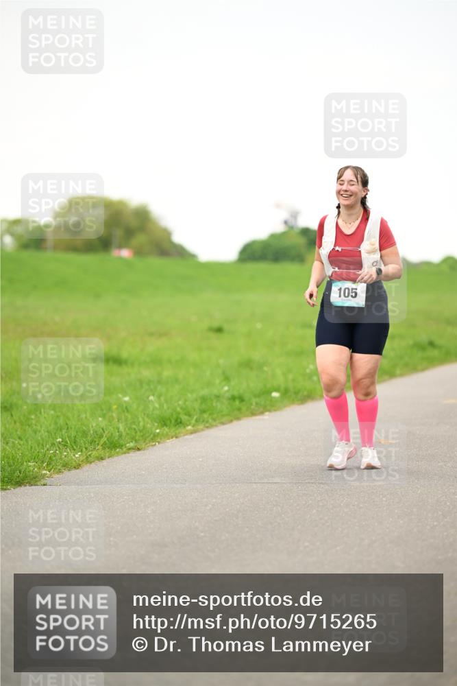 10.05.2026 - 8. Wedeler Halbmarathon Dr. Thomas Lammeyer http://msf.ph/oto/9715265 10.05.2026 12:25:33 Laufen 105 meine-sportfotos.de