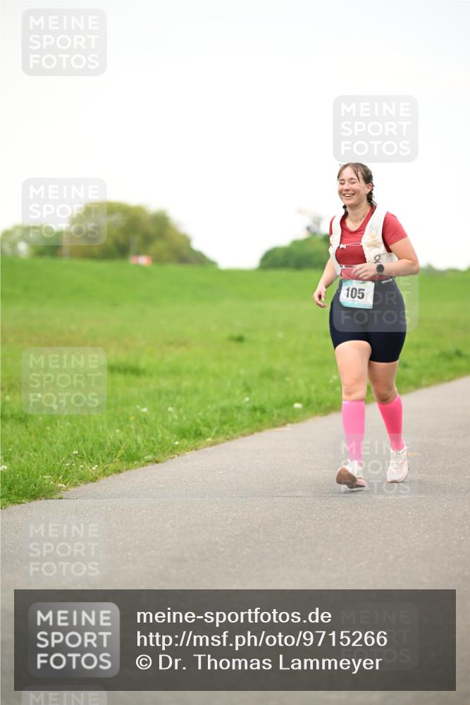 10.05.2026 - 8. Wedeler Halbmarathon Dr. Thomas Lammeyer http://msf.ph/oto/9715266 10.05.2026 12:25:33 Laufen 105 meine-sportfotos.de