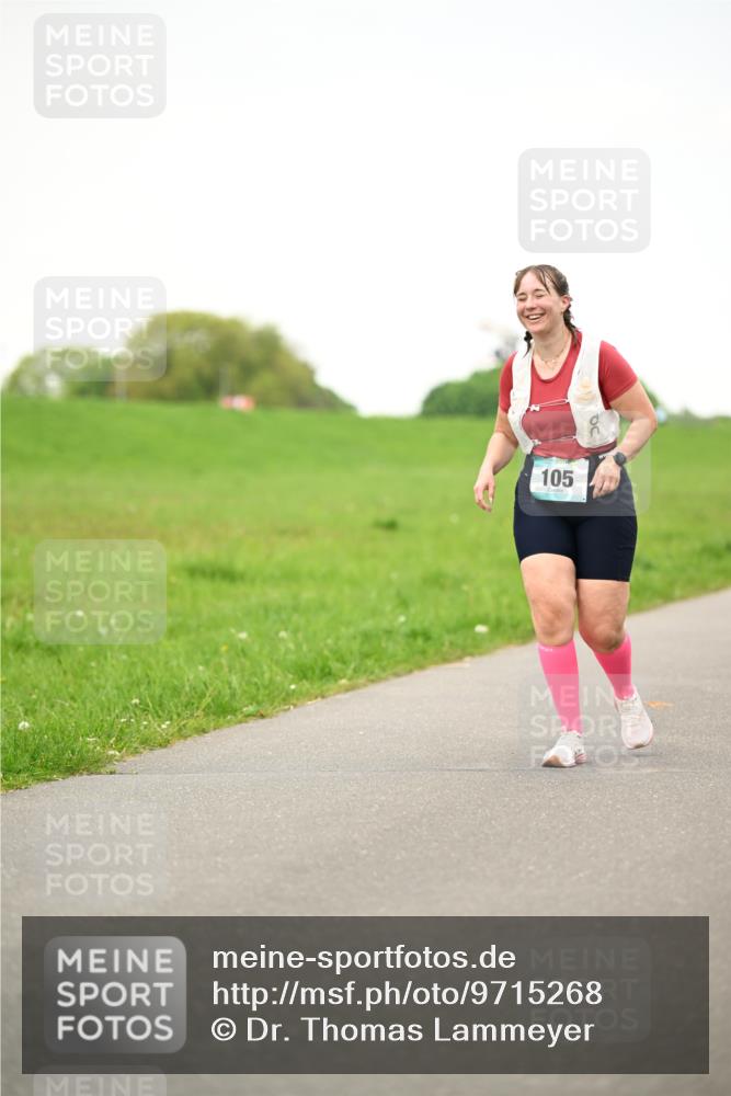 10.05.2026 - 8. Wedeler Halbmarathon Dr. Thomas Lammeyer http://msf.ph/oto/9715268 10.05.2026 12:25:33 Laufen 105 meine-sportfotos.de