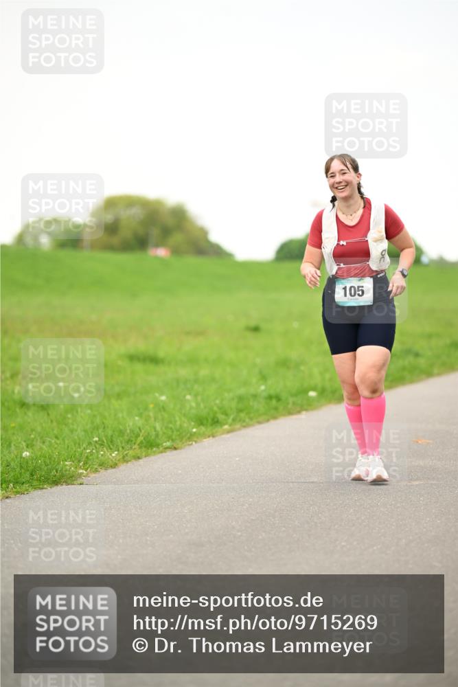 10.05.2026 - 8. Wedeler Halbmarathon Dr. Thomas Lammeyer http://msf.ph/oto/9715269 10.05.2026 12:25:33 Laufen 105 meine-sportfotos.de