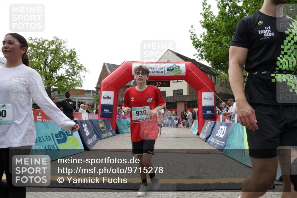 10.05.2026 - 8. Wedeler Halbmarathon Yannick Fuchs http://msf.ph/oto/9715278 10.05.2026 11:32:09 Ziel 46, 845, 935, 939, 990, 1010, 2079 meine-sportfotos.de