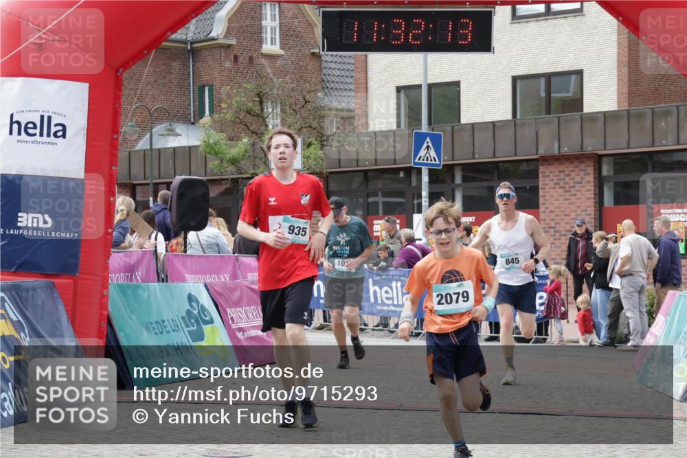 10.05.2026 - 8. Wedeler Halbmarathon Yannick Fuchs http://msf.ph/oto/9715293 10.05.2026 11:32:11 Ziel 46, 845, 935, 939, 990, 1010, 2079 meine-sportfotos.de