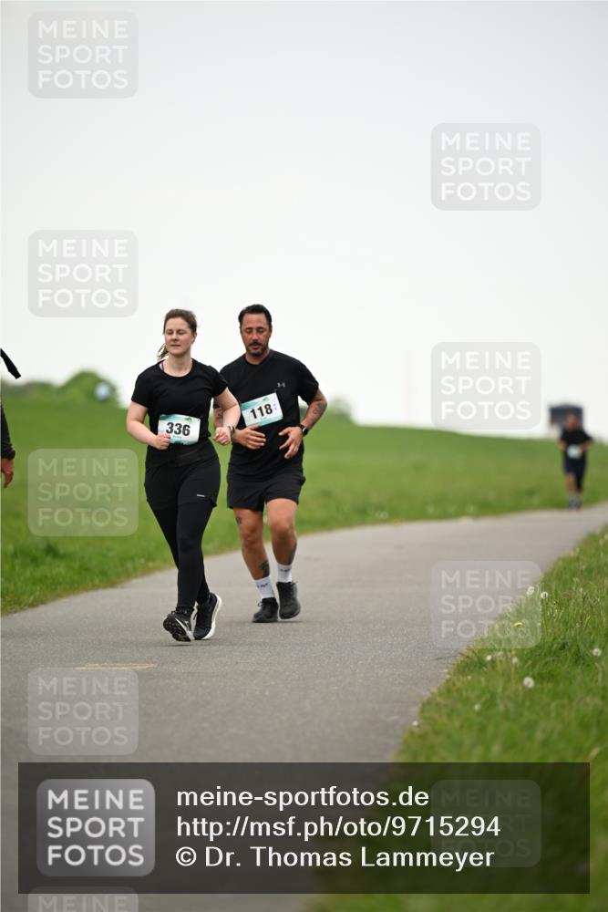 10.05.2026 - 8. Wedeler Halbmarathon Dr. Thomas Lammeyer http://msf.ph/oto/9715294 10.05.2026 12:26:10 Laufen 336, 118 meine-sportfotos.de