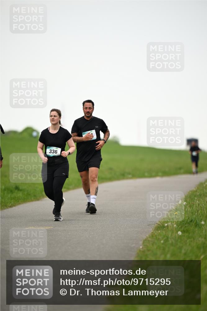 10.05.2026 - 8. Wedeler Halbmarathon Dr. Thomas Lammeyer http://msf.ph/oto/9715295 10.05.2026 12:26:10 Laufen 336 meine-sportfotos.de