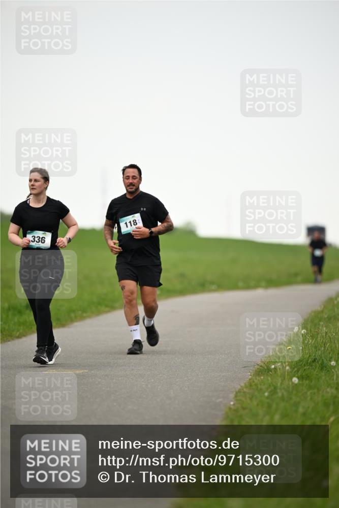 10.05.2026 - 8. Wedeler Halbmarathon Dr. Thomas Lammeyer http://msf.ph/oto/9715300 10.05.2026 12:26:11 Laufen 336, 118 meine-sportfotos.de