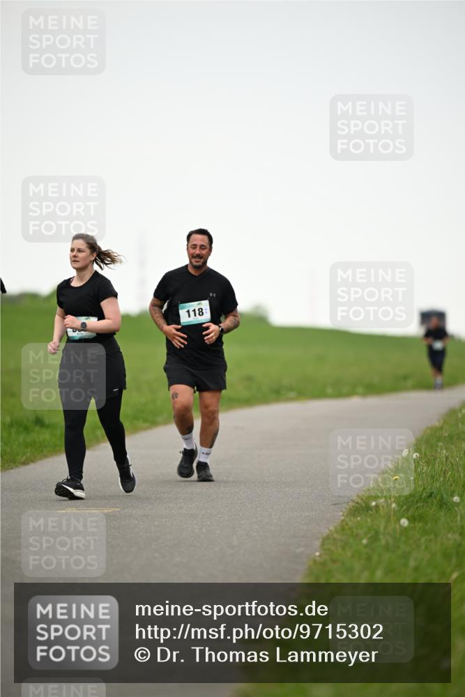 10.05.2026 - 8. Wedeler Halbmarathon Dr. Thomas Lammeyer http://msf.ph/oto/9715302 10.05.2026 12:26:10 Laufen 118 meine-sportfotos.de