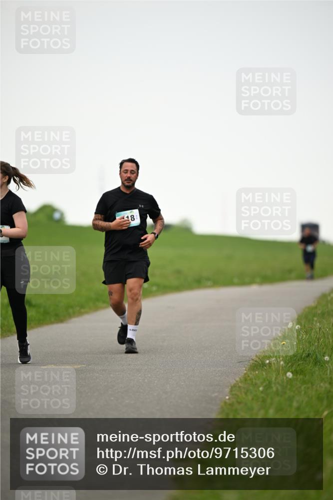 10.05.2026 - 8. Wedeler Halbmarathon Dr. Thomas Lammeyer http://msf.ph/oto/9715306 10.05.2026 12:26:11 Laufen  meine-sportfotos.de