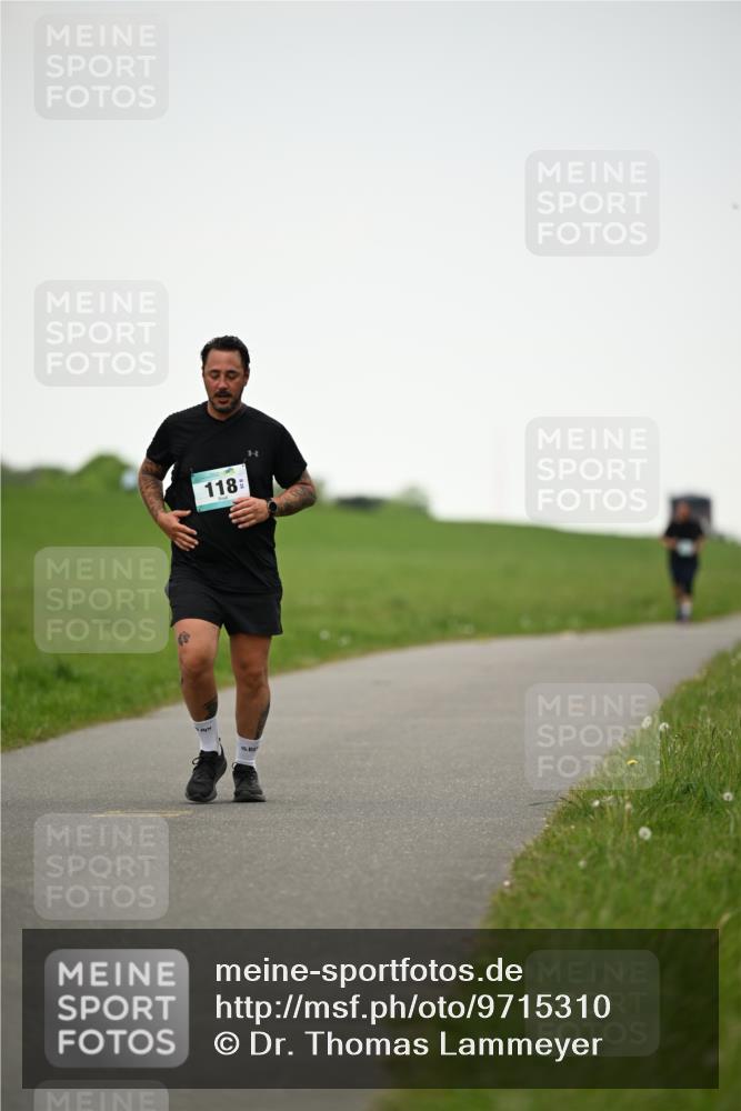 10.05.2026 - 8. Wedeler Halbmarathon Dr. Thomas Lammeyer http://msf.ph/oto/9715310 10.05.2026 12:26:12 Laufen 118 meine-sportfotos.de