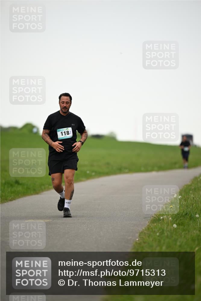 10.05.2026 - 8. Wedeler Halbmarathon Dr. Thomas Lammeyer http://msf.ph/oto/9715313 10.05.2026 12:26:12 Laufen 118 meine-sportfotos.de