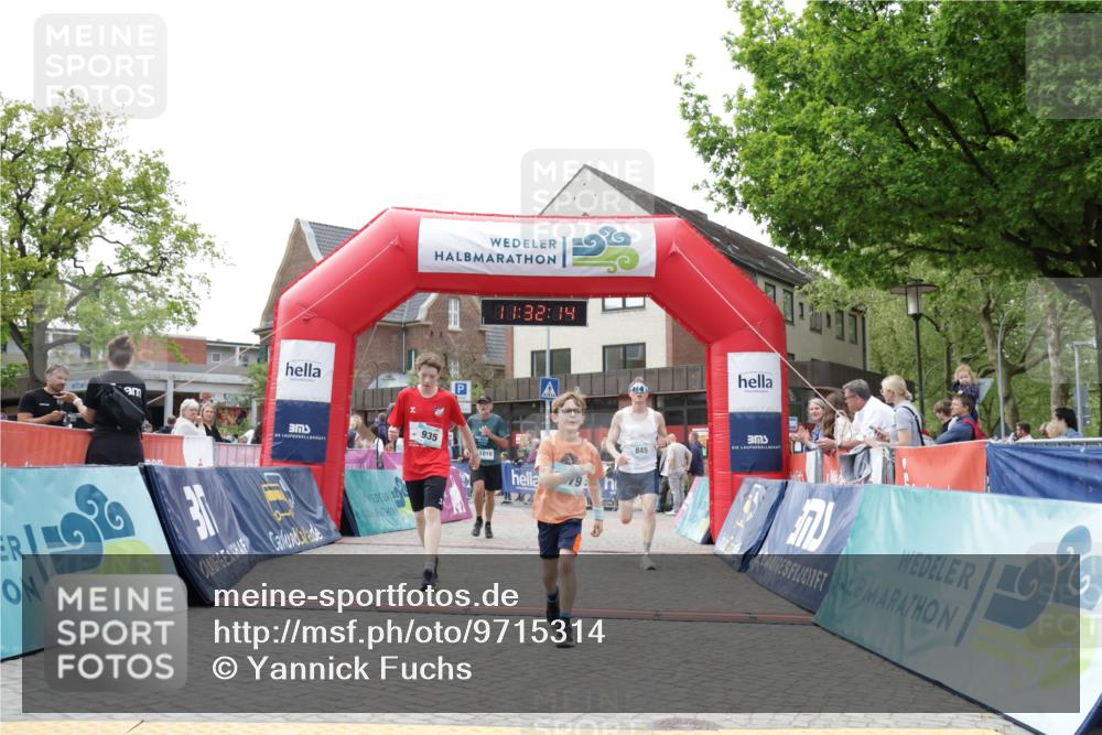 10.05.2026 - 8. Wedeler Halbmarathon Yannick Fuchs http://msf.ph/oto/9715314 10.05.2026 11:32:12 Ziel 46, 845, 935, 939, 990, 1010, 2079 meine-sportfotos.de