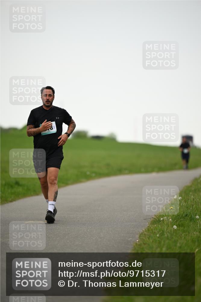10.05.2026 - 8. Wedeler Halbmarathon Dr. Thomas Lammeyer http://msf.ph/oto/9715317 10.05.2026 12:26:13 Laufen  meine-sportfotos.de