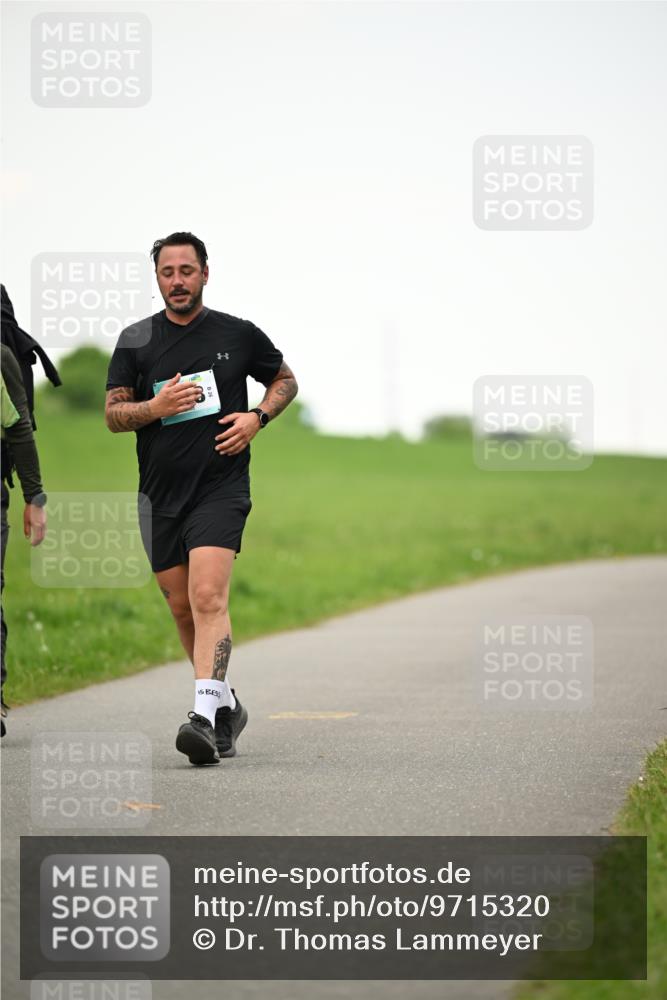 10.05.2026 - 8. Wedeler Halbmarathon Dr. Thomas Lammeyer http://msf.ph/oto/9715320 10.05.2026 12:26:14 Laufen  meine-sportfotos.de