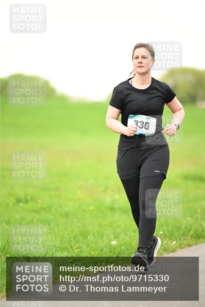 10.05.2026 - 8. Wedeler Halbmarathon Dr. Thomas Lammeyer http://msf.ph/oto/9715330 10.05.2026 12:26:16 Laufen 336 meine-sportfotos.de