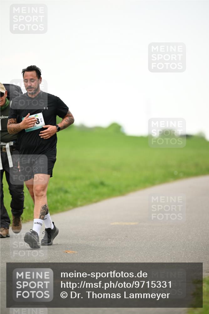 10.05.2026 - 8. Wedeler Halbmarathon Dr. Thomas Lammeyer http://msf.ph/oto/9715331 10.05.2026 12:26:15 Laufen  meine-sportfotos.de