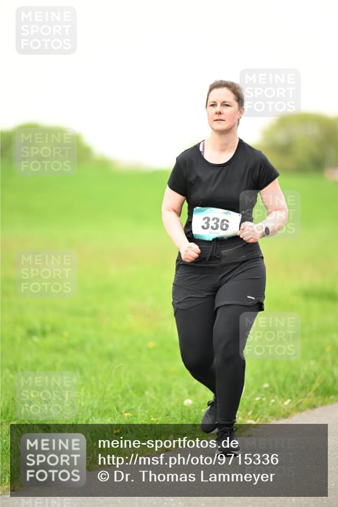 10.05.2026 - 8. Wedeler Halbmarathon Dr. Thomas Lammeyer http://msf.ph/oto/9715336 10.05.2026 12:26:16 Laufen 336 meine-sportfotos.de