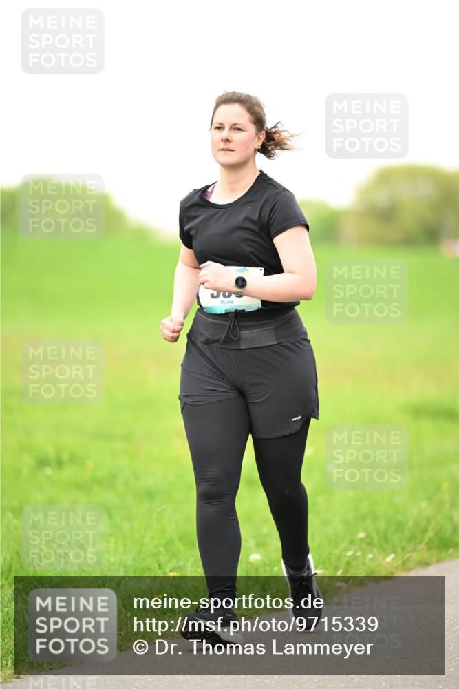 10.05.2026 - 8. Wedeler Halbmarathon Dr. Thomas Lammeyer http://msf.ph/oto/9715339 10.05.2026 12:26:16 Laufen  meine-sportfotos.de