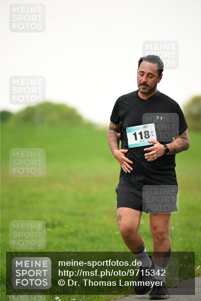 10.05.2026 - 8. Wedeler Halbmarathon Dr. Thomas Lammeyer http://msf.ph/oto/9715342 10.05.2026 12:26:18 Laufen 118 meine-sportfotos.de