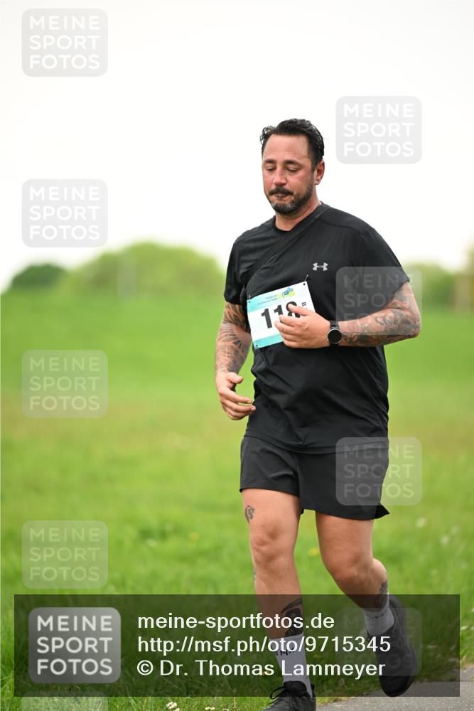 10.05.2026 - 8. Wedeler Halbmarathon Dr. Thomas Lammeyer http://msf.ph/oto/9715345 10.05.2026 12:26:18 Laufen 118 meine-sportfotos.de