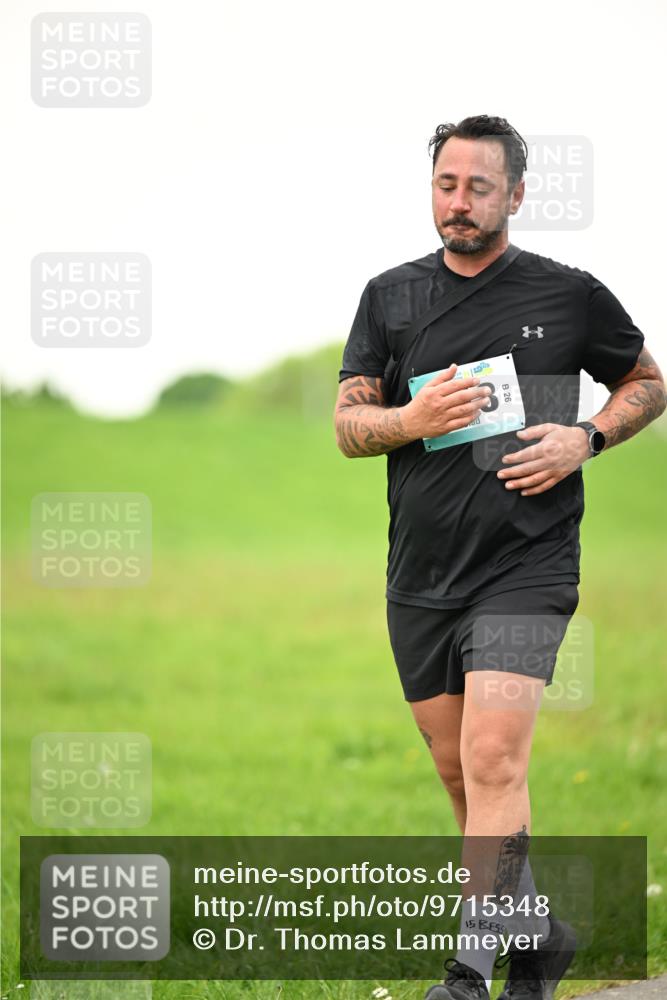 10.05.2026 - 8. Wedeler Halbmarathon Dr. Thomas Lammeyer http://msf.ph/oto/9715348 10.05.2026 12:26:18 Laufen 556 meine-sportfotos.de