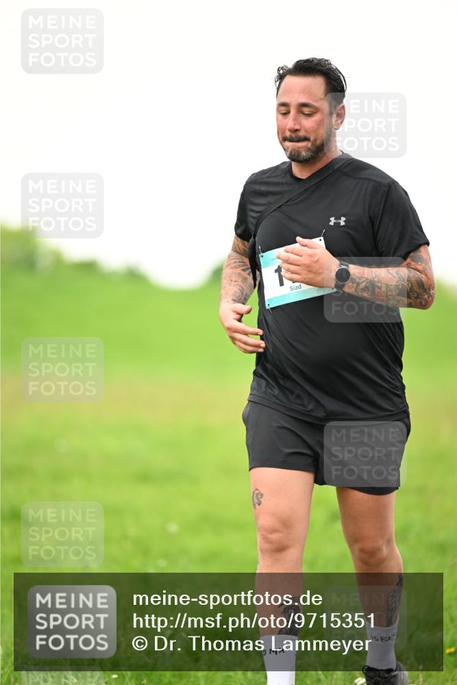10.05.2026 - 8. Wedeler Halbmarathon Dr. Thomas Lammeyer http://msf.ph/oto/9715351 10.05.2026 12:26:19 Laufen  meine-sportfotos.de