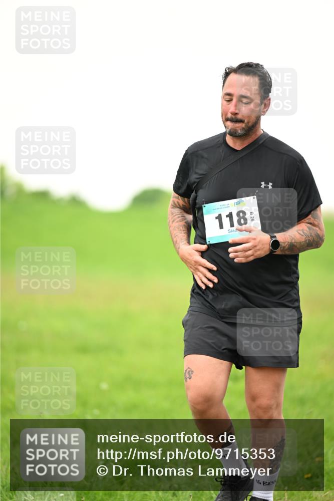10.05.2026 - 8. Wedeler Halbmarathon Dr. Thomas Lammeyer http://msf.ph/oto/9715353 10.05.2026 12:26:18 Laufen 118 meine-sportfotos.de