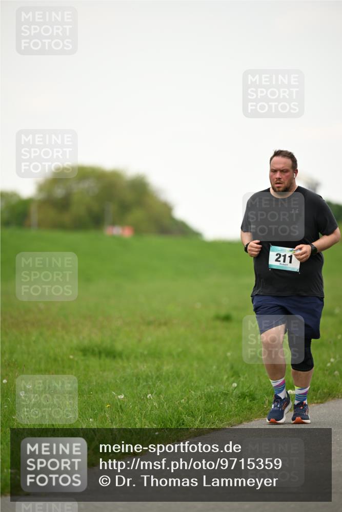 10.05.2026 - 8. Wedeler Halbmarathon Dr. Thomas Lammeyer http://msf.ph/oto/9715359 10.05.2026 12:26:48 Laufen 211 meine-sportfotos.de