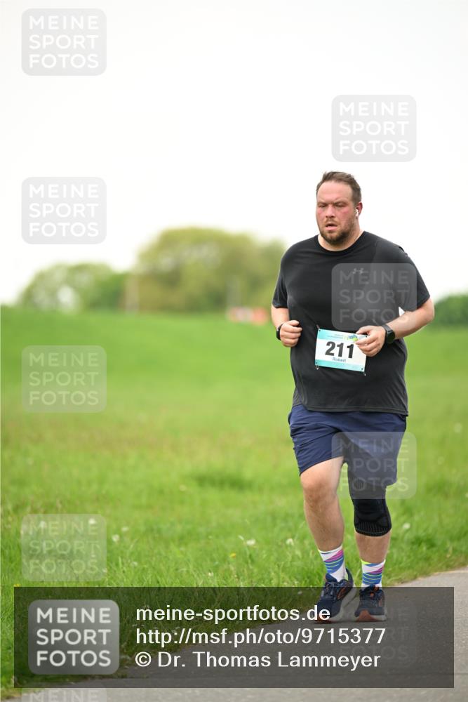 10.05.2026 - 8. Wedeler Halbmarathon Dr. Thomas Lammeyer http://msf.ph/oto/9715377 10.05.2026 12:26:49 Laufen 211 meine-sportfotos.de