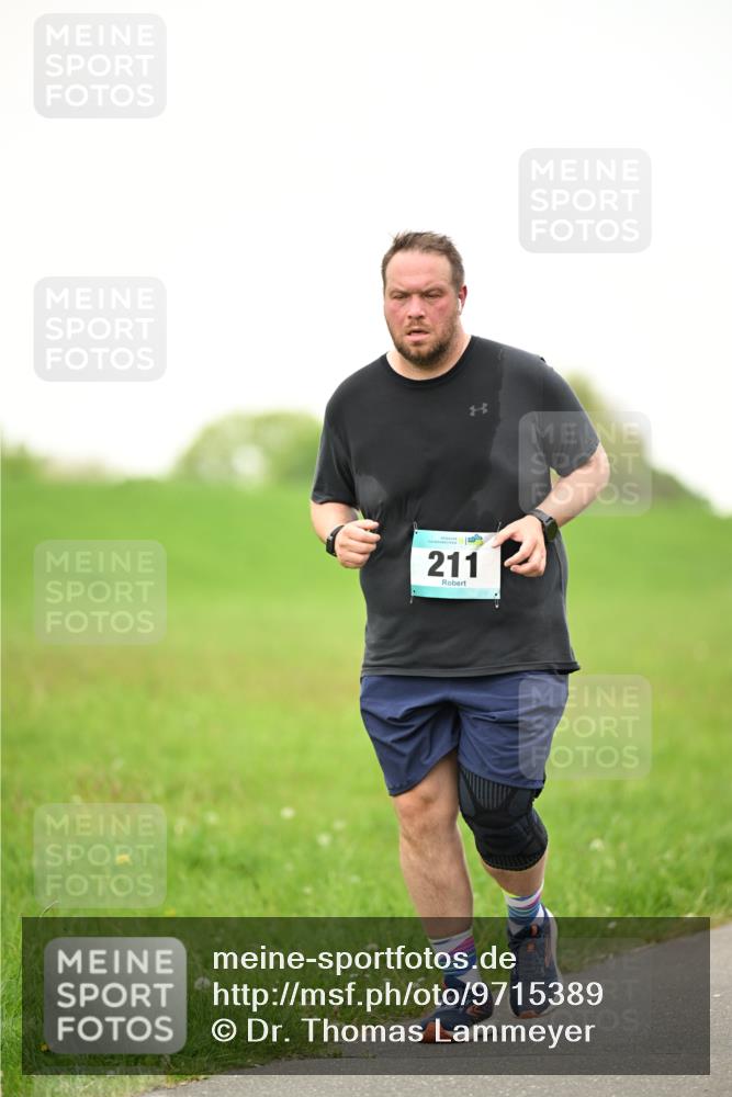 10.05.2026 - 8. Wedeler Halbmarathon Dr. Thomas Lammeyer http://msf.ph/oto/9715389 10.05.2026 12:26:50 Laufen 916, 211 meine-sportfotos.de