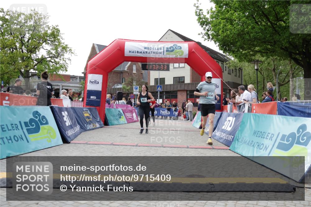 10.05.2026 - 8. Wedeler Halbmarathon Yannick Fuchs http://msf.ph/oto/9715409 10.05.2026 11:32:32 Ziel 827, 944, 2156 meine-sportfotos.de