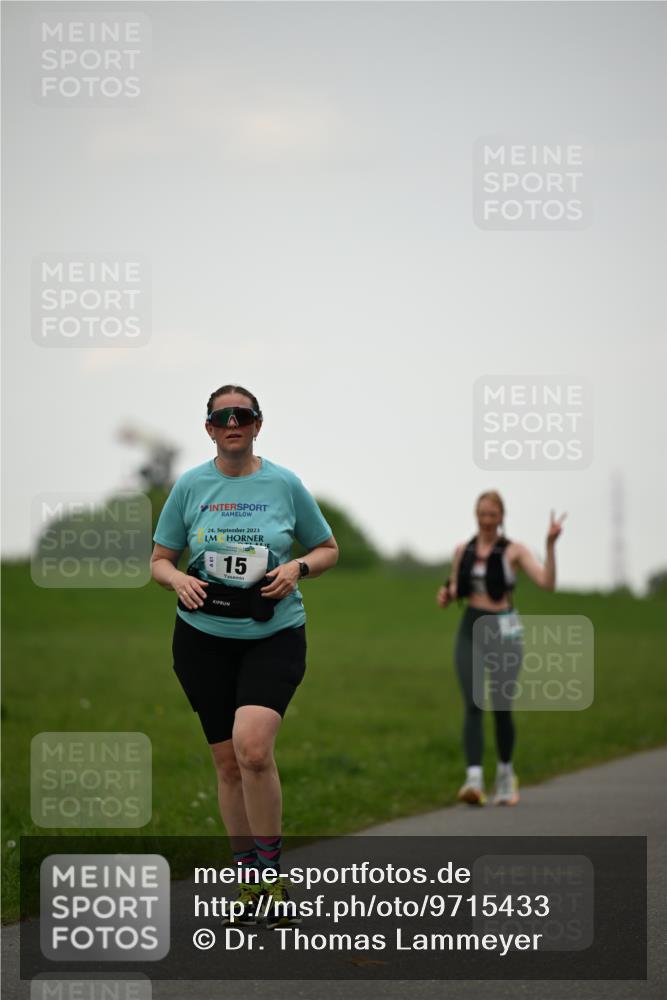 10.05.2026 - 8. Wedeler Halbmarathon Dr. Thomas Lammeyer http://msf.ph/oto/9715433 10.05.2026 12:27:43 Laufen 2023 meine-sportfotos.de
