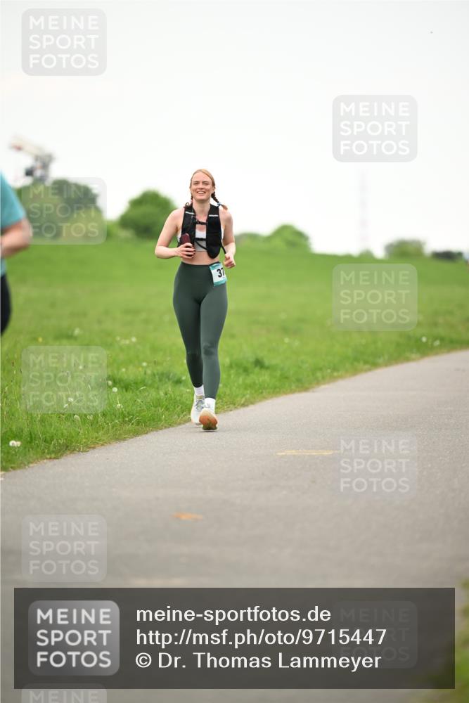 10.05.2026 - 8. Wedeler Halbmarathon Dr. Thomas Lammeyer http://msf.ph/oto/9715447 10.05.2026 12:27:45 Laufen  meine-sportfotos.de