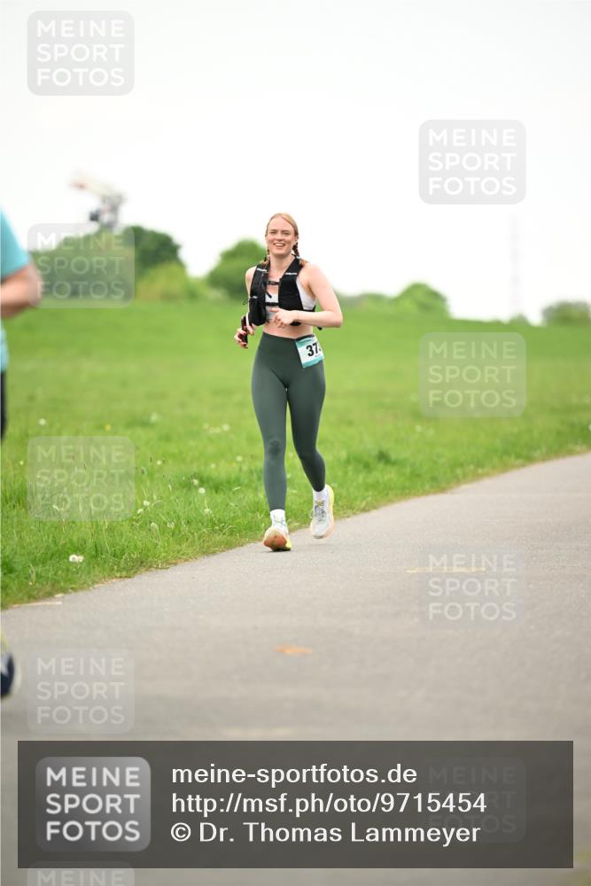10.05.2026 - 8. Wedeler Halbmarathon Dr. Thomas Lammeyer http://msf.ph/oto/9715454 10.05.2026 12:27:46 Laufen  meine-sportfotos.de