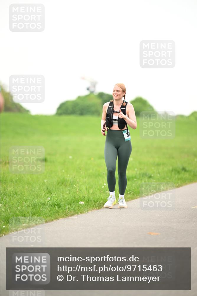 10.05.2026 - 8. Wedeler Halbmarathon Dr. Thomas Lammeyer http://msf.ph/oto/9715463 10.05.2026 12:27:47 Laufen  meine-sportfotos.de