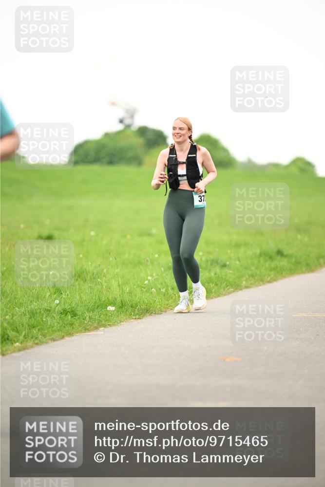 10.05.2026 - 8. Wedeler Halbmarathon Dr. Thomas Lammeyer http://msf.ph/oto/9715465 10.05.2026 12:27:47 Laufen  meine-sportfotos.de