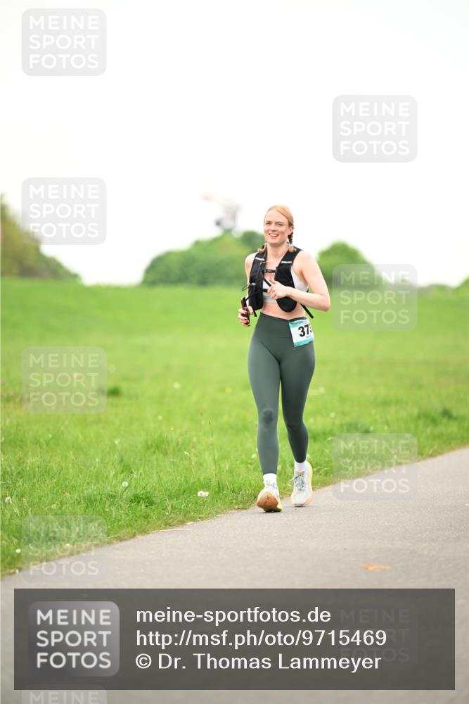 10.05.2026 - 8. Wedeler Halbmarathon Dr. Thomas Lammeyer http://msf.ph/oto/9715469 10.05.2026 12:27:47 Laufen  meine-sportfotos.de