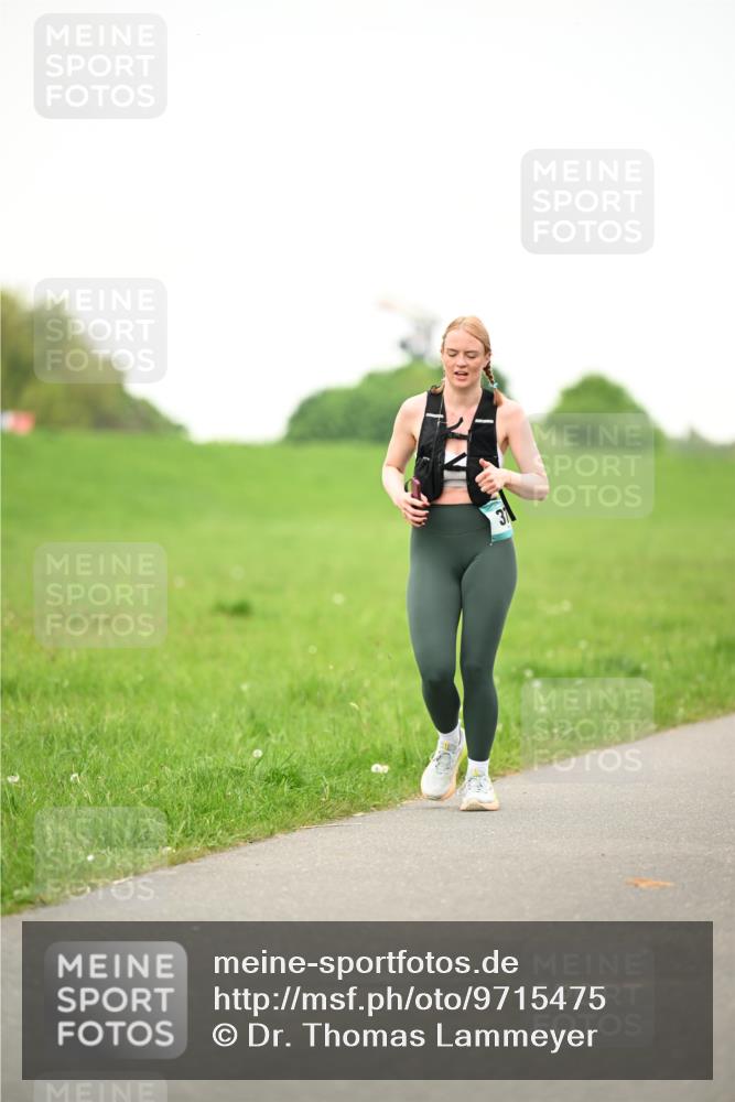 10.05.2026 - 8. Wedeler Halbmarathon Dr. Thomas Lammeyer http://msf.ph/oto/9715475 10.05.2026 12:27:48 Laufen  meine-sportfotos.de
