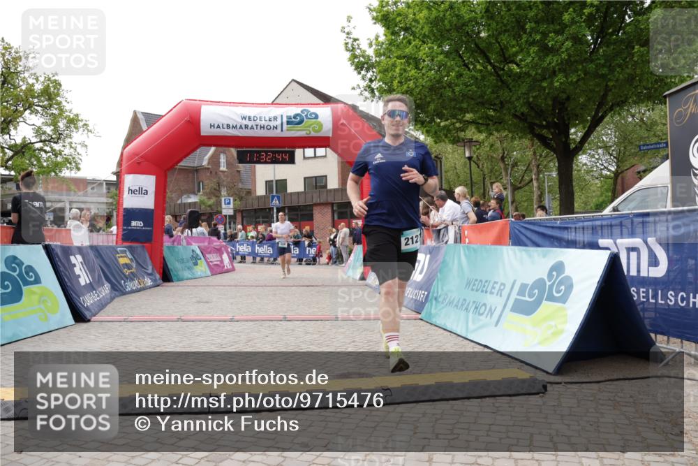 10.05.2026 - 8. Wedeler Halbmarathon Yannick Fuchs http://msf.ph/oto/9715476 10.05.2026 11:32:42 Ziel 244, 928, 2127 meine-sportfotos.de