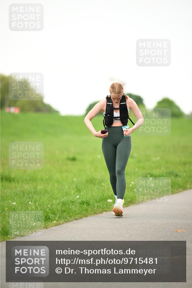 10.05.2026 - 8. Wedeler Halbmarathon Dr. Thomas Lammeyer http://msf.ph/oto/9715481 10.05.2026 12:27:48 Laufen  meine-sportfotos.de