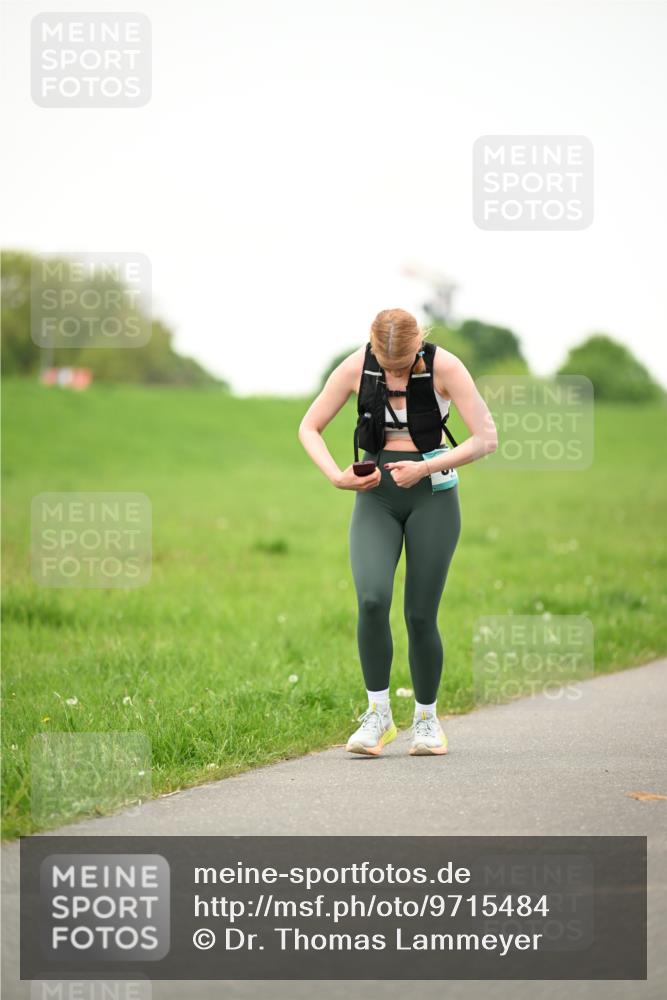 10.05.2026 - 8. Wedeler Halbmarathon Dr. Thomas Lammeyer http://msf.ph/oto/9715484 10.05.2026 12:27:48 Laufen  meine-sportfotos.de