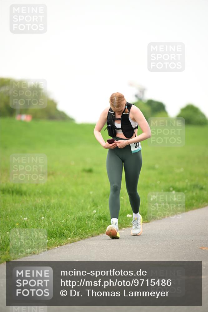 10.05.2026 - 8. Wedeler Halbmarathon Dr. Thomas Lammeyer http://msf.ph/oto/9715486 10.05.2026 12:27:49 Laufen  meine-sportfotos.de