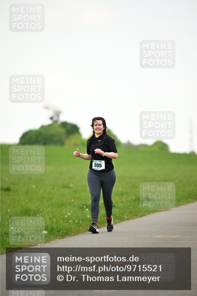 10.05.2026 - 8. Wedeler Halbmarathon Dr. Thomas Lammeyer http://msf.ph/oto/9715521 10.05.2026 12:27:57 Laufen 205 meine-sportfotos.de