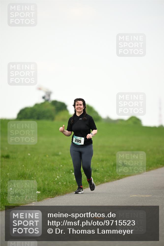 10.05.2026 - 8. Wedeler Halbmarathon Dr. Thomas Lammeyer http://msf.ph/oto/9715523 10.05.2026 12:27:57 Laufen 205 meine-sportfotos.de