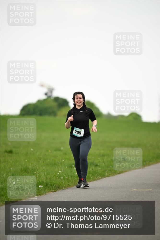 10.05.2026 - 8. Wedeler Halbmarathon Dr. Thomas Lammeyer http://msf.ph/oto/9715525 10.05.2026 12:27:58 Laufen 205 meine-sportfotos.de