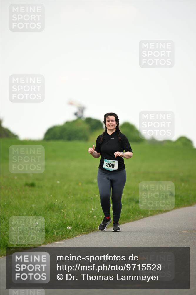10.05.2026 - 8. Wedeler Halbmarathon Dr. Thomas Lammeyer http://msf.ph/oto/9715528 10.05.2026 12:27:58 Laufen 205 meine-sportfotos.de