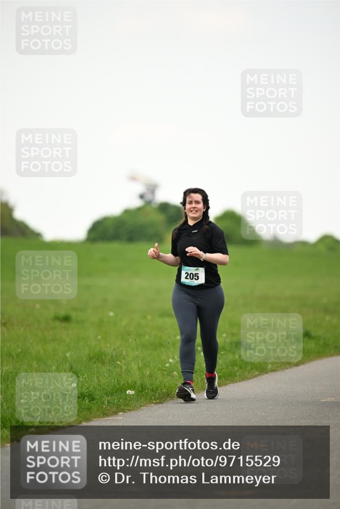 10.05.2026 - 8. Wedeler Halbmarathon Dr. Thomas Lammeyer http://msf.ph/oto/9715529 10.05.2026 12:27:58 Laufen 205 meine-sportfotos.de