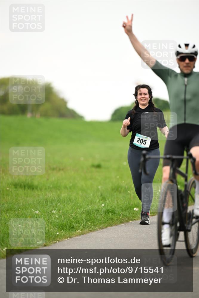 10.05.2026 - 8. Wedeler Halbmarathon Dr. Thomas Lammeyer http://msf.ph/oto/9715541 10.05.2026 12:27:59 Laufen 205 meine-sportfotos.de