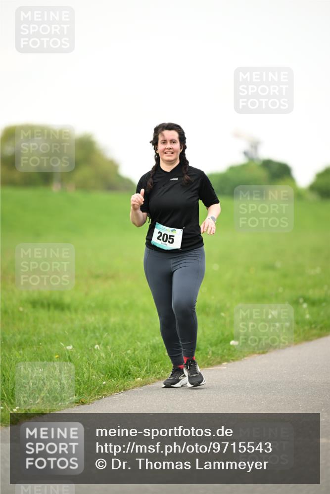 10.05.2026 - 8. Wedeler Halbmarathon Dr. Thomas Lammeyer http://msf.ph/oto/9715543 10.05.2026 12:28:00 Laufen 205 meine-sportfotos.de