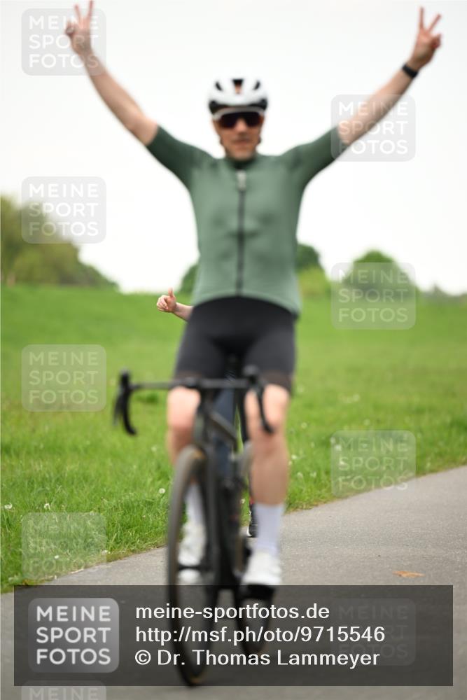 10.05.2026 - 8. Wedeler Halbmarathon Dr. Thomas Lammeyer http://msf.ph/oto/9715546 10.05.2026 12:27:59 Laufen  meine-sportfotos.de