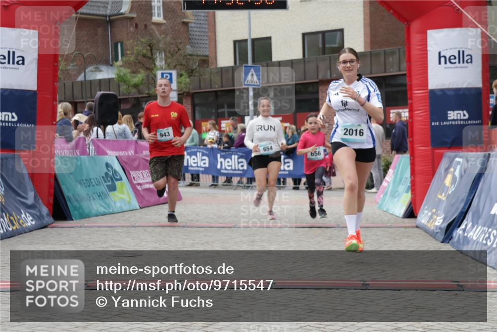 10.05.2026 - 8. Wedeler Halbmarathon Yannick Fuchs http://msf.ph/oto/9715547 10.05.2026 11:32:48 Ziel 244, 654, 656, 661, 943, 2016 meine-sportfotos.de
